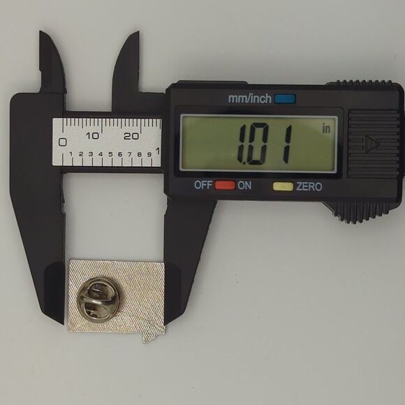 Vintage Collectible Pin: 1986 Tennessee Homecoming Rocking Chair‎ Quilt Design - Picture 3 of 4